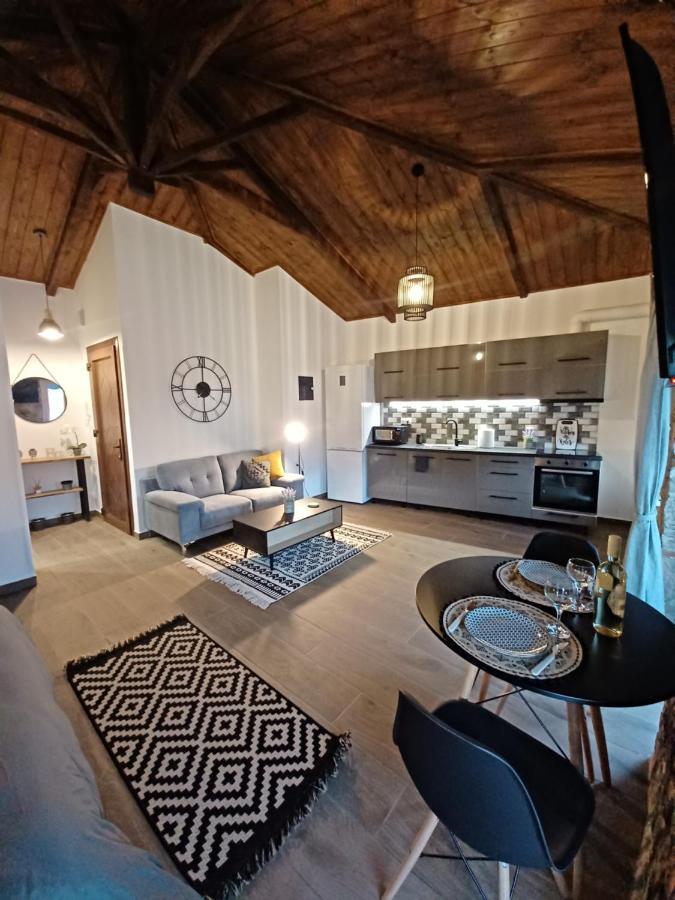 Luxury Apartment With Balcony Mytilíni Zewnętrze zdjęcie